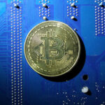 Криптовалютный рынок в шоке: Биткойн и Эфир обрушились на фоне страха рецессии в США